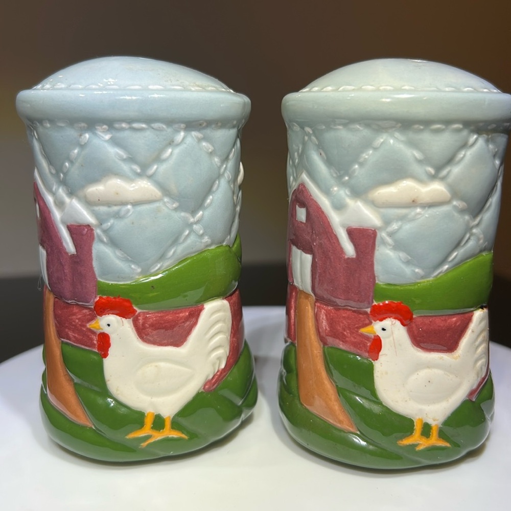 Vintage Quilted Cottage Country Farm Chicken Ceramic Salt and Pepper Shakers